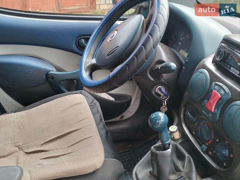 Вантажний фургон Fiat Doblo 2003 в Житомирі