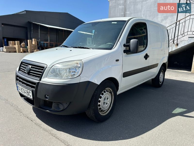 Грузопассажирский фургон Fiat Doblo 2015 в Киеве