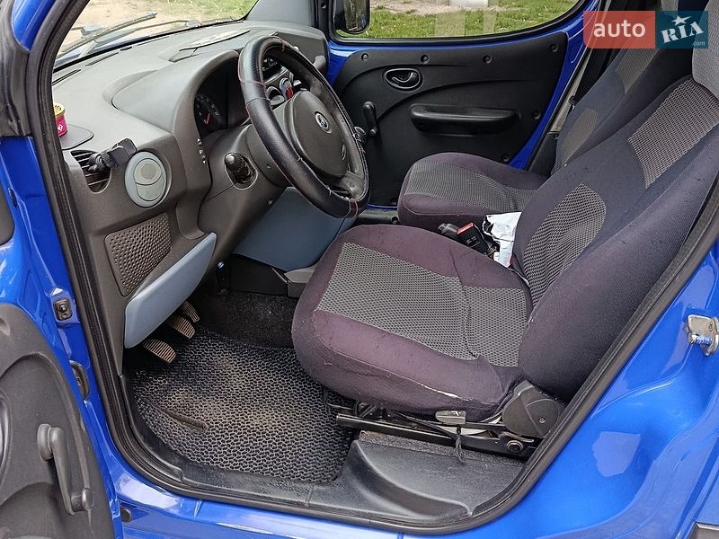 Минивэн Fiat Doblo 2005 в Киеве