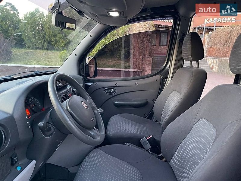 Минивэн Fiat Doblo 2010 в Киеве