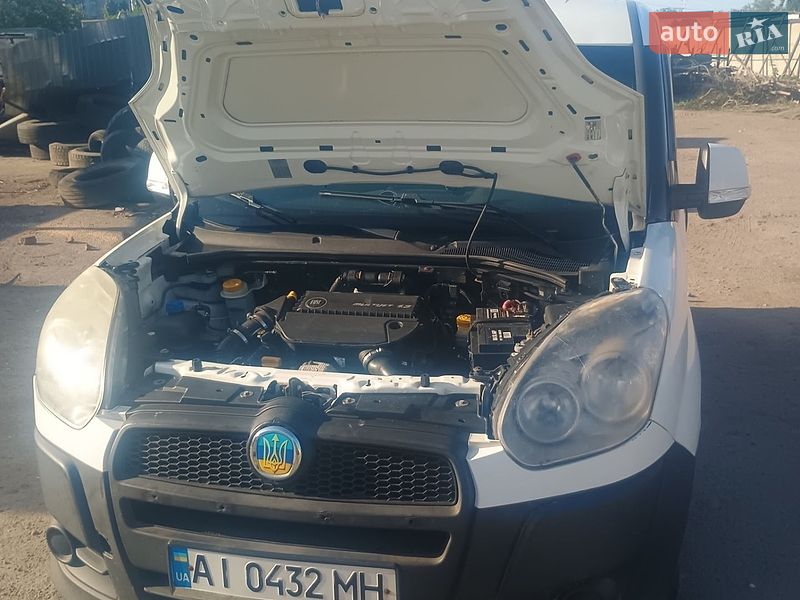 Минивэн Fiat Doblo 2012 в Киеве