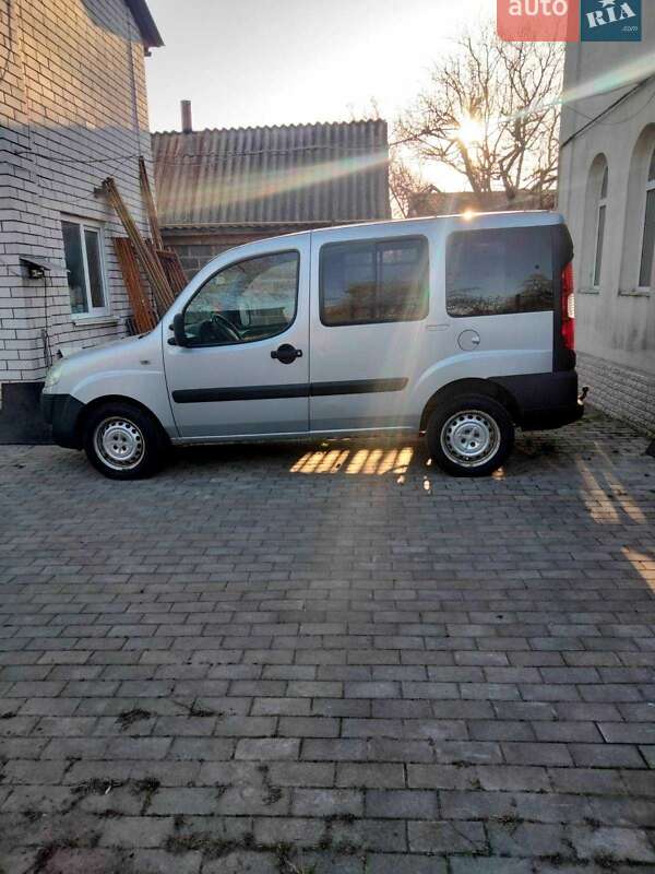 Минивэн Fiat Doblo 2012 в Киеве