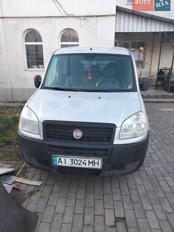 Минивэн Fiat Doblo 2012 в Киеве