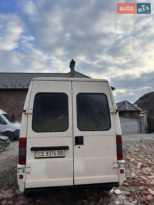Грузовой фургон Fiat Ducato 1998 в Новоселице