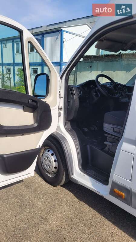 Вантажний фургон Fiat Ducato 2015 в Стрию