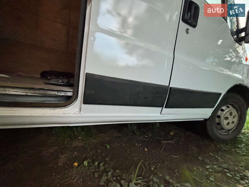 Вантажний фургон Fiat Ducato 2004 в Надвірній
