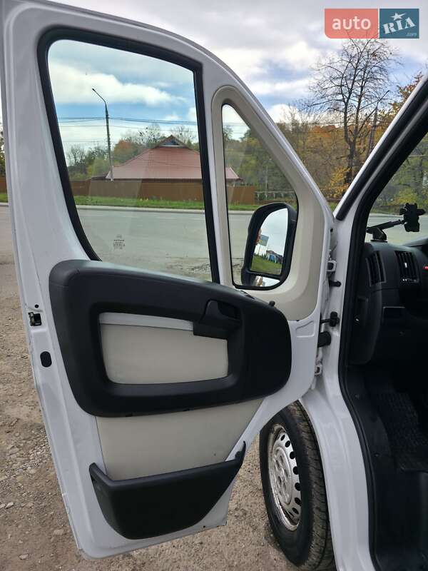 Вантажний фургон Fiat Ducato 2016 в Чернівцях