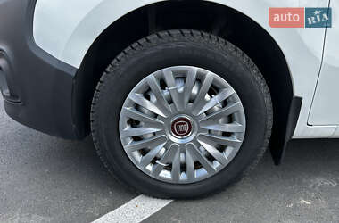 Грузовой фургон Fiat Fiorino 2021 в 