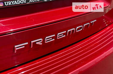 Внедорожник / Кроссовер Fiat Freemont 2015 в 