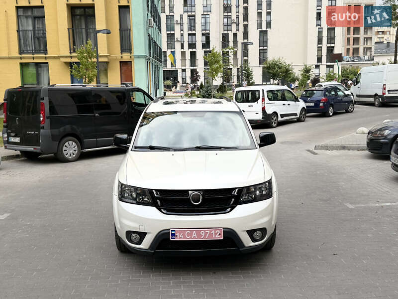 Позашляховик / Кросовер Fiat Freemont 2014 в Львові