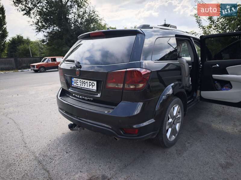 Внедорожник / Кроссовер Fiat Freemont 2012 в Пятихатках