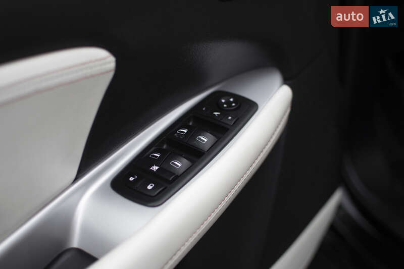 Позашляховик / Кросовер Fiat Freemont 2013 в Самборі