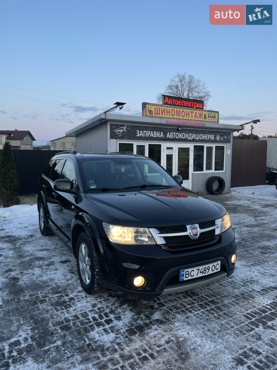 Продається FIAT FREEMONT, який ВАРТИЙ Вашої уваги!!
Має чудовий зовнішній вигляд.
Надійний та економний 2.0 дизельний мотор.
Автомобіль обслужений, ходова вся зроблена, всі масла в коробці та моторі замінено та мінялись вчасно, кожних 8 тис.
Середній розхід автомобіля 7.4 літрів.
Сімейний автомобіль, який має 3 ряд сидінь та з великою комплектацією:
•мультикермо
•підігріви
•парктроніки
•4 електро склопідйоиники
•2-х зонний клімат контроль
•кондиціонер заправлений та робочий •датчик дощу
•датчик світла
•навігація
•безключевий доступ
•12 AirBag
•круїз контроль
•АКПП 6 передач
Салон в ідеальному стані, не прокурений, не затертий, кожна кнопочка працює, салон нового автомобіля.
Нічого робити не потрібно, сів поїхав
Нова зимова резина з гарними дисками
Більш детальніше по телефону.