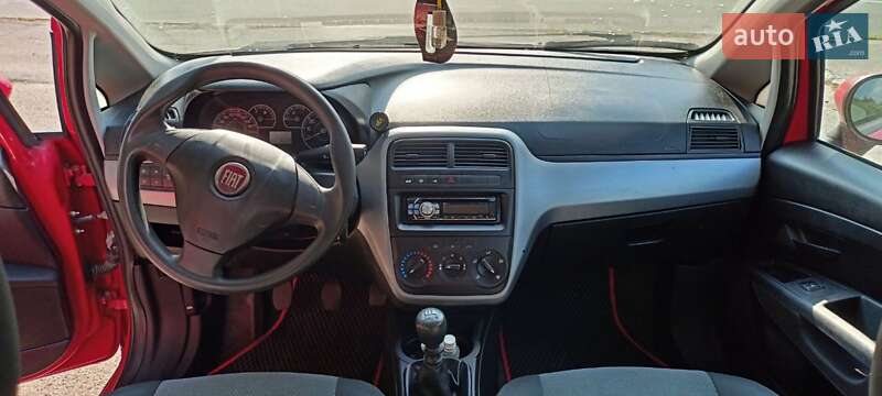 Хэтчбек Fiat Grande Punto 2010 в Киеве