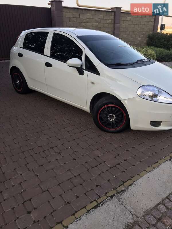 Хэтчбек Fiat Grande Punto 2011 в Запорожье