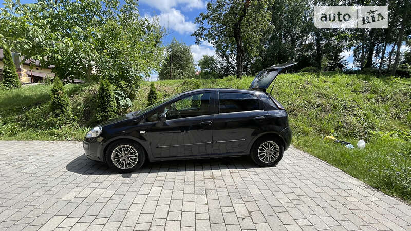 Хетчбек Fiat Grande Punto 2011 в Бориславі