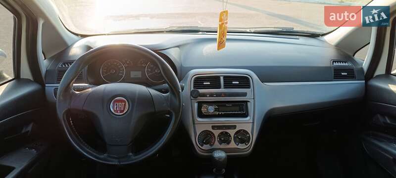 Хэтчбек Fiat Grande Punto 2012 в Голованевске