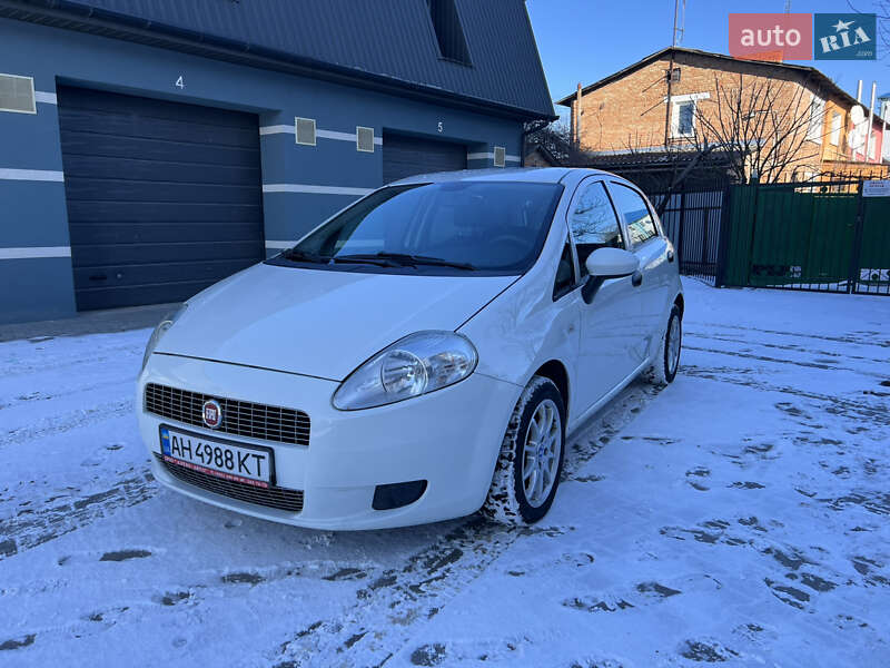 Хэтчбек Fiat Grande Punto 2011 в Изяславе