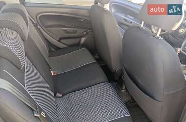 Хетчбек Fiat Grande Punto 2011 в 