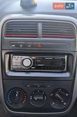 Хетчбек Fiat Grande Punto 2011 в 