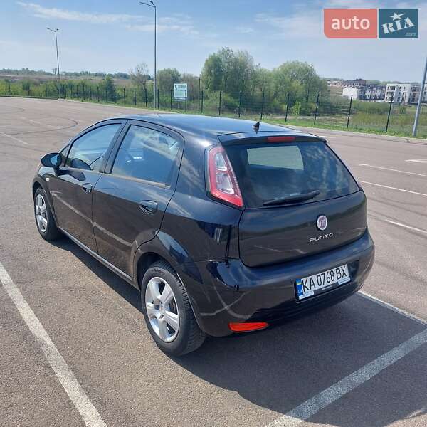Хэтчбек Fiat Grande Punto 2012 в Ровно