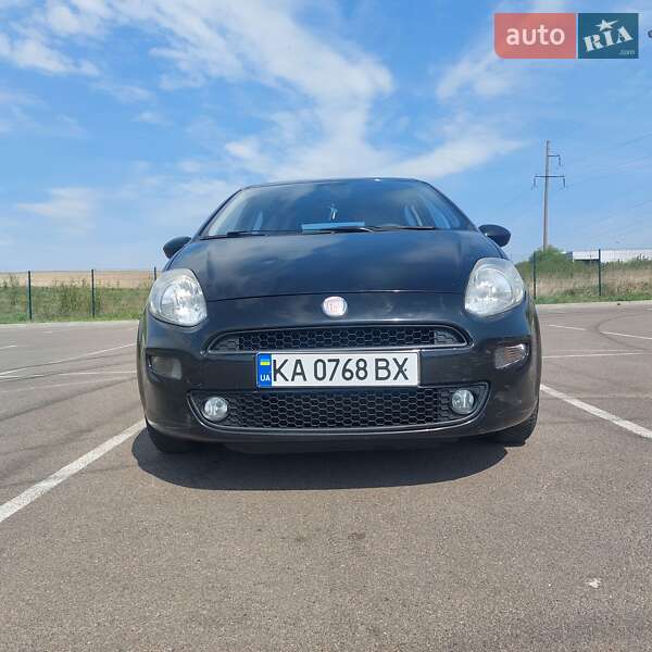 Хэтчбек Fiat Grande Punto 2012 в Ровно