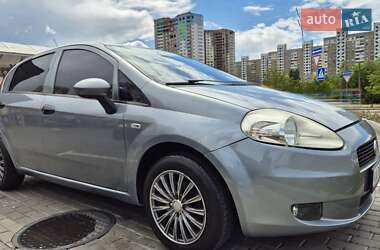 Хэтчбек Fiat Grande Punto 2010 в Киеве