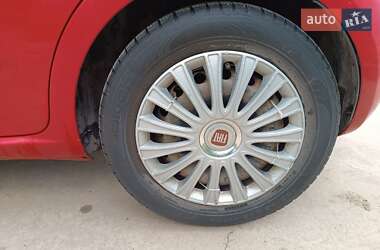 Хетчбек Fiat Grande Punto 2011 в 