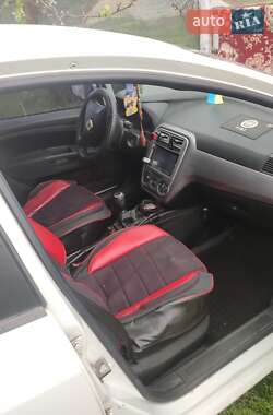 Хетчбек Fiat Grande Punto 2012 в 
