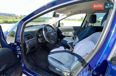 Хэтчбек Fiat Grande Punto 2009 в 