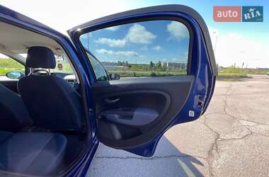 Хэтчбек Fiat Grande Punto 2009 в 