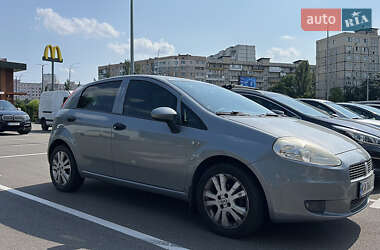 Хэтчбек Fiat Grande Punto 2011 в 