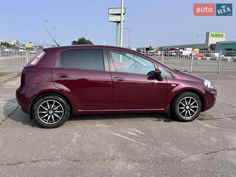 Хэтчбек Fiat Grande Punto 2013 в Киеве