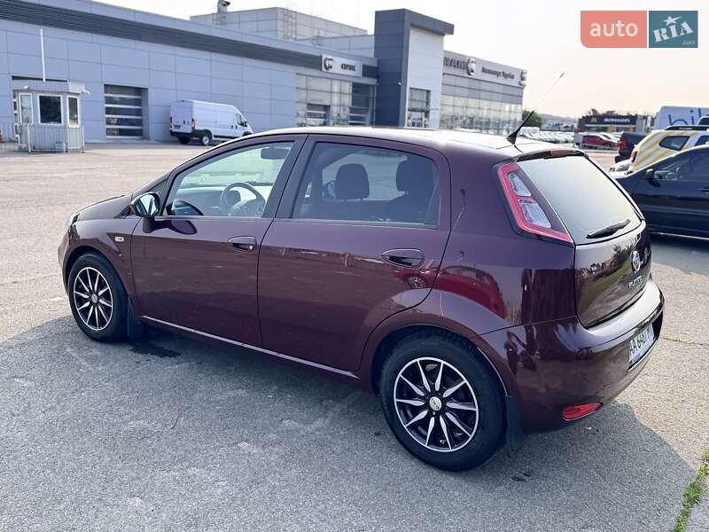 Хэтчбек Fiat Grande Punto 2013 в Киеве