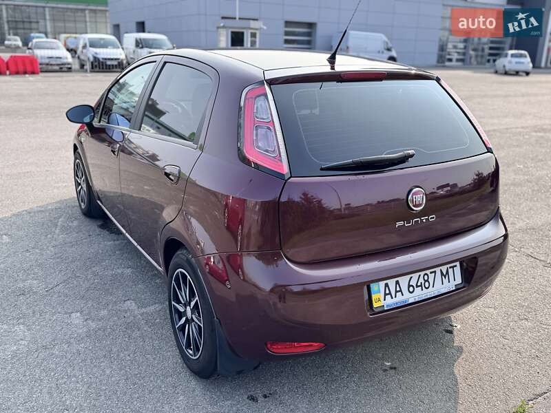 Хэтчбек Fiat Grande Punto 2013 в Киеве