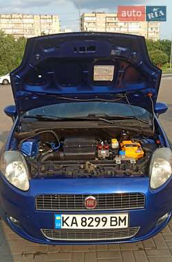 Хэтчбек Fiat Grande Punto 2009 в 