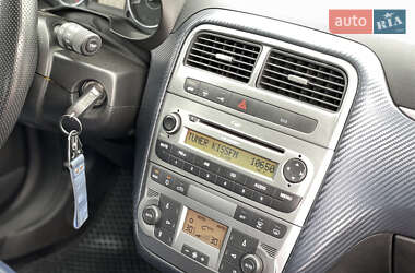 Хэтчбек Fiat Grande Punto 2009 в 