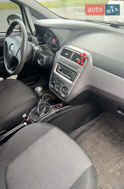 Хэтчбек Fiat Grande Punto 2012 в 