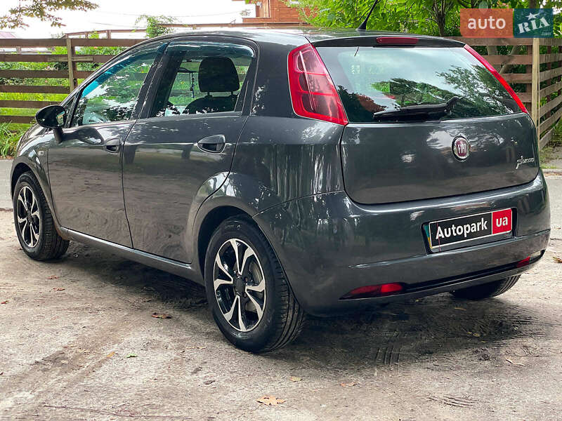 Хэтчбек Fiat Grande Punto 2011 в Киеве