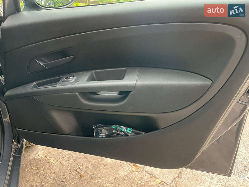 Хэтчбек Fiat Grande Punto 2011 в Киеве
