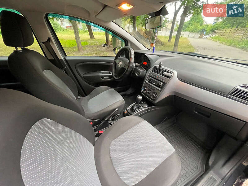 Хэтчбек Fiat Grande Punto 2011 в Киеве