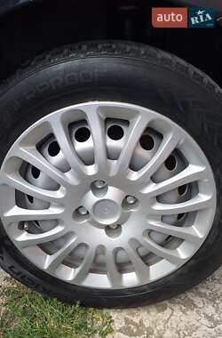 Хэтчбек Fiat Grande Punto 2009 в 