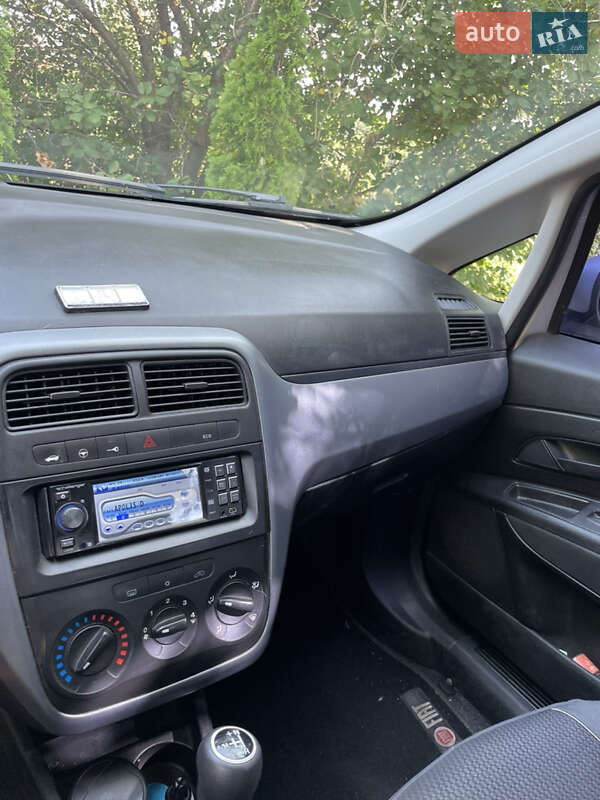 Хэтчбек Fiat Grande Punto 2010 в Днепре