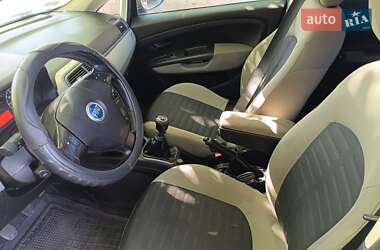 Хэтчбек Fiat Grande Punto 2006 в 