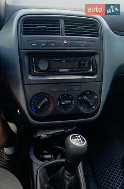 Хэтчбек Fiat Grande Punto 2010 в 