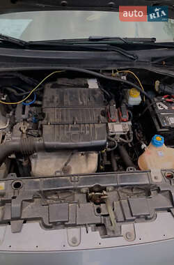 Хэтчбек Fiat Grande Punto 2010 в 