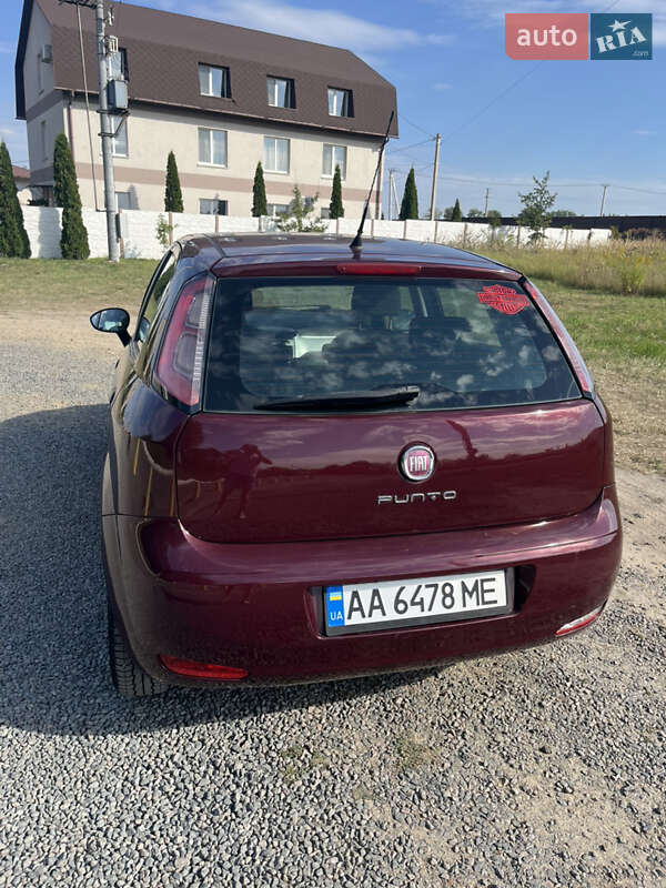 Хэтчбек Fiat Grande Punto 2012 в Киеве
