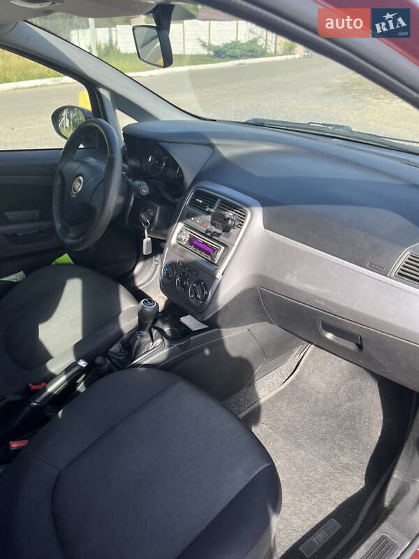 Хэтчбек Fiat Grande Punto 2012 в Киеве