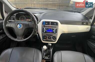Хэтчбек Fiat Grande Punto 2012 в 