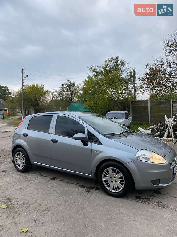 Хэтчбек Fiat Grande Punto 2010 в Березному фото 4 Хэтчбек Fiat Grande Punto 2010 в Березному